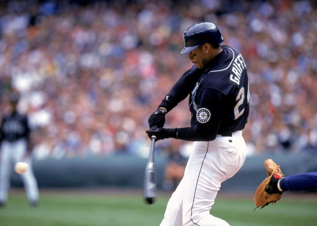 1999: Ken Griffey Jr. says goodbye to Seattle